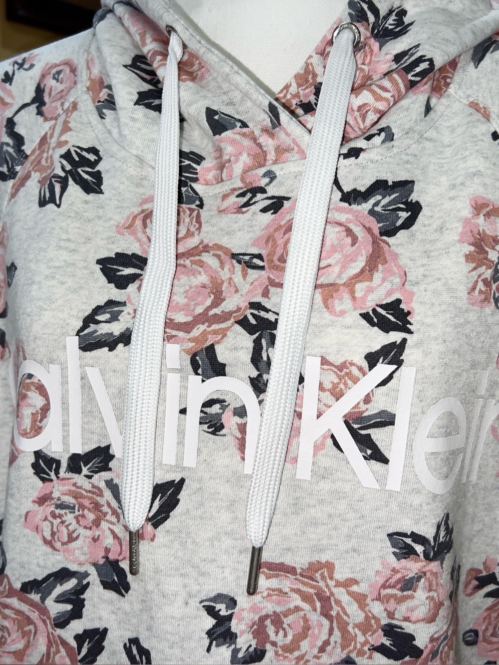 New Women’s XL Calvin Klein Floral Hoodie Sweatshirt $69
